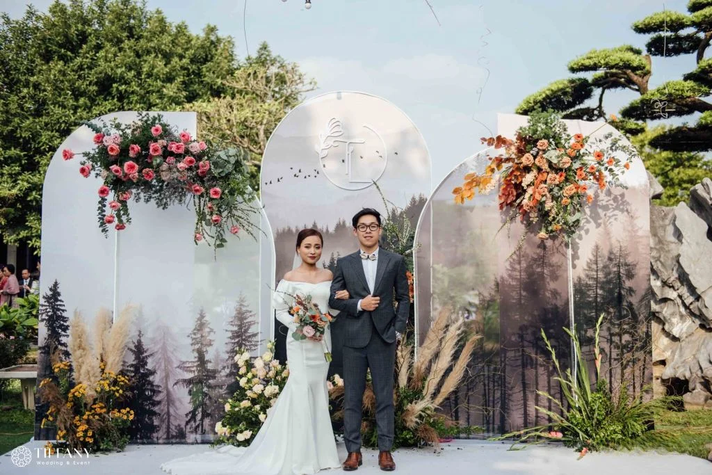 backdrop đám cưới ngoài trời