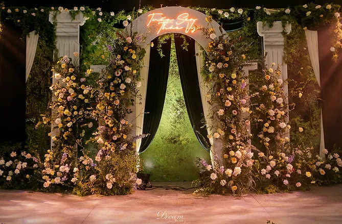 backdrop đám cưới sang trọng