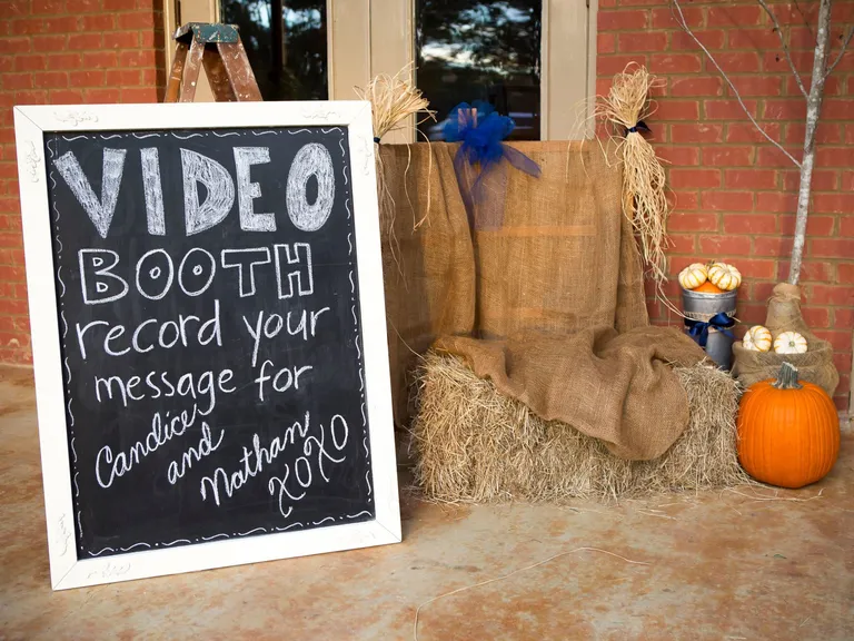 video booth tự làm mộc mạc