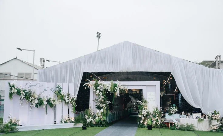 Ngọt Wedding trang trí rạp cưới VIP hoa tươi sang trọng tại Hà Tĩnh