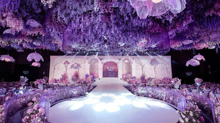 Rạp cưới khung hộp 40cm do đội ngũ Ngọt Wedding thi công chuyên nghiệp